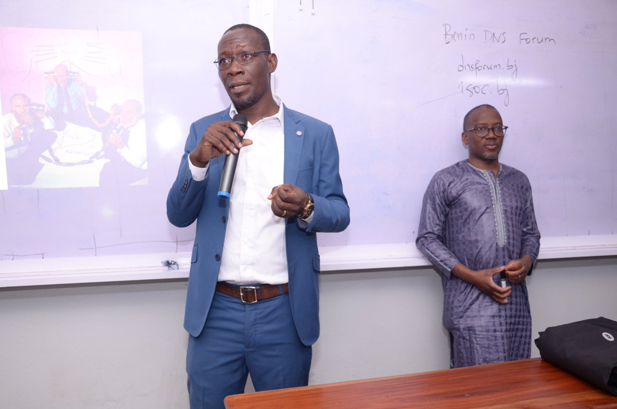 isocbenin's tweet photo. M. Hervé HOUNZANDJI, président de @isocbenin accompagné de ses collègues @GBADAMASSIRaha3 et @jedade2000 et de M. @BaptisteMillogo,responsable du développement des IXP à @internetsociety ont échangé avec les étudiants de l'ENEAM sur les thématiques de l'IXP et sur le #dnsathon. https://t.co/5TMNZ0ubDy