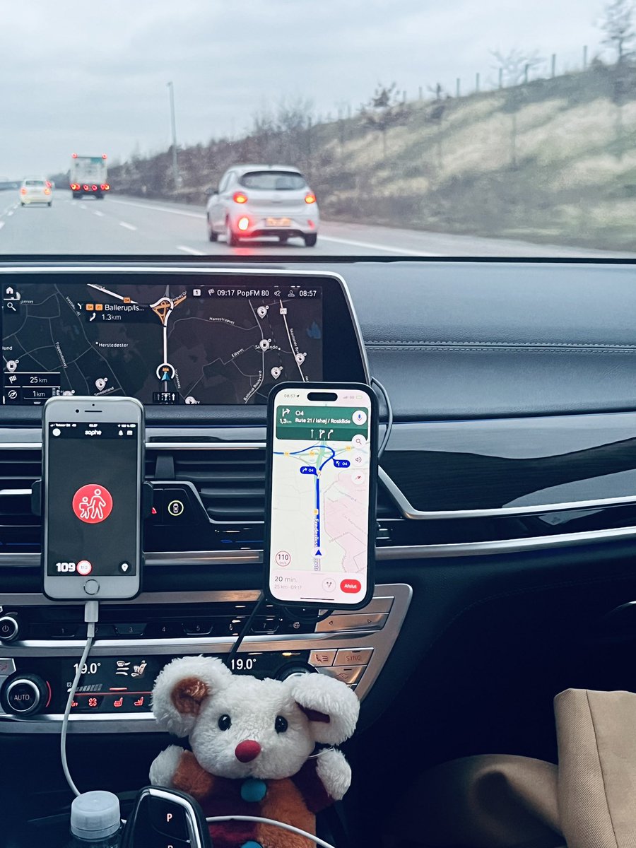 På vej til Roskilde til Sundhedsstrukturkommissionens topmøde. Glæder mig til spændende dag med fokus på fremtidens struktur, organisering og finansiering af vores sundhedsvæsen. Tiden er inde til vi tegner et nyt Danmarkskort for sundheden #dkpol <a href="/Strukturkom/">Sundhedsstrukturkommissionen</a> #sundpol