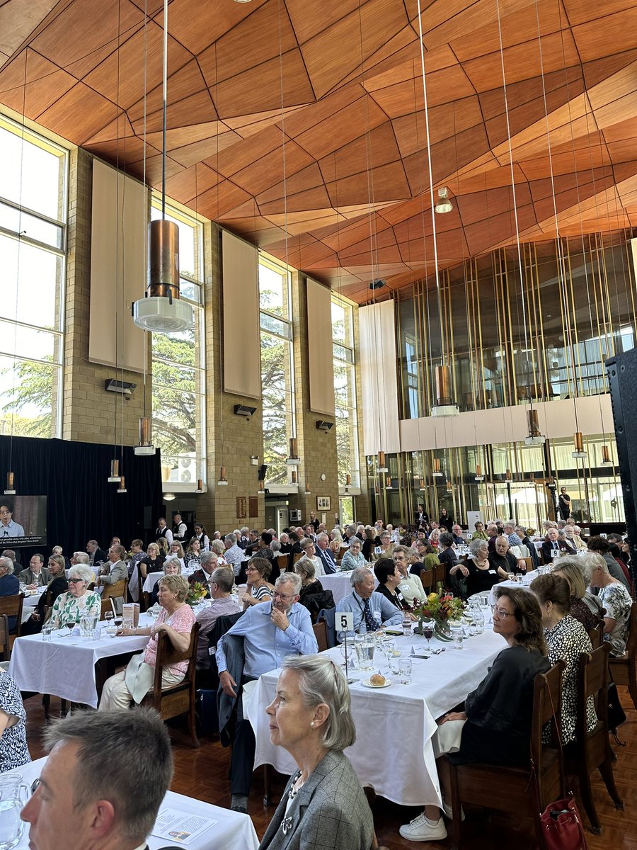 I represented the Wattle Fellowship and next generation of @UniMelb @BioSci_UniMelb students at the 2023 Heritage Society Luncheon.💪🏻 I got up in front of 200+ retirees, many of whom love getting in the garden so were very receptive of my conservation project + question time. 😱