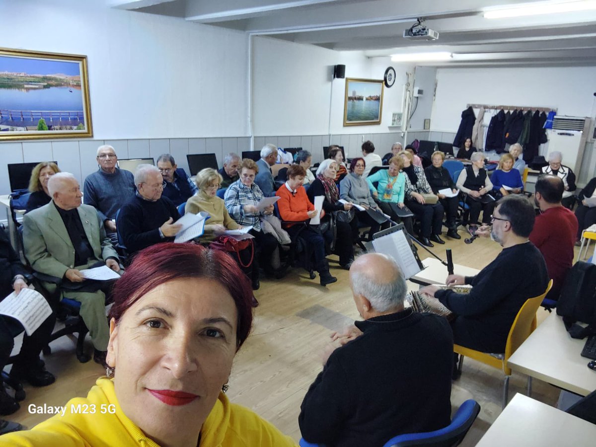dondutuncay's tweet photo. @mansuryavas06 @abbbasin @ankarabbld @YanmazOnder @mizrakesin @OnsoySEMA
@sevginazo
#Ankara  #Cuma #bilgierisimmerkezi
#MansurYavaş
Zehra hocamızla nefes ve yüz yogosı uygulamasını yaptık.Dersimiz harika geçti.Burada çok mutlu olduk ve gençleştik 🌹🌷 https://t.co/khIyu2AVNA
