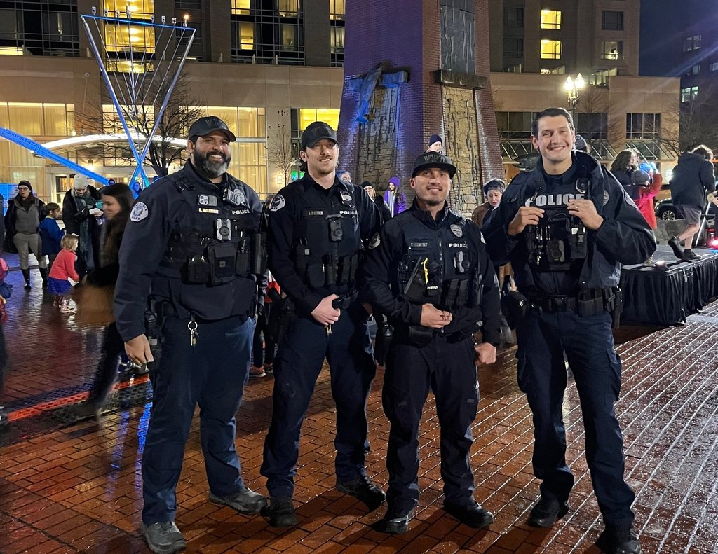 Happy Hanukkah to all those who celebrate! 🕎 Great time tonight at the Community Menorah Lighting. May this Festival of Lights be filled with peace and love. 
#vanpoliceusa
- Vancouver Police
#USA #Vancouver #Hanukkah #Hanukkah2023 #US #Police #Menorah #Festival #news #world