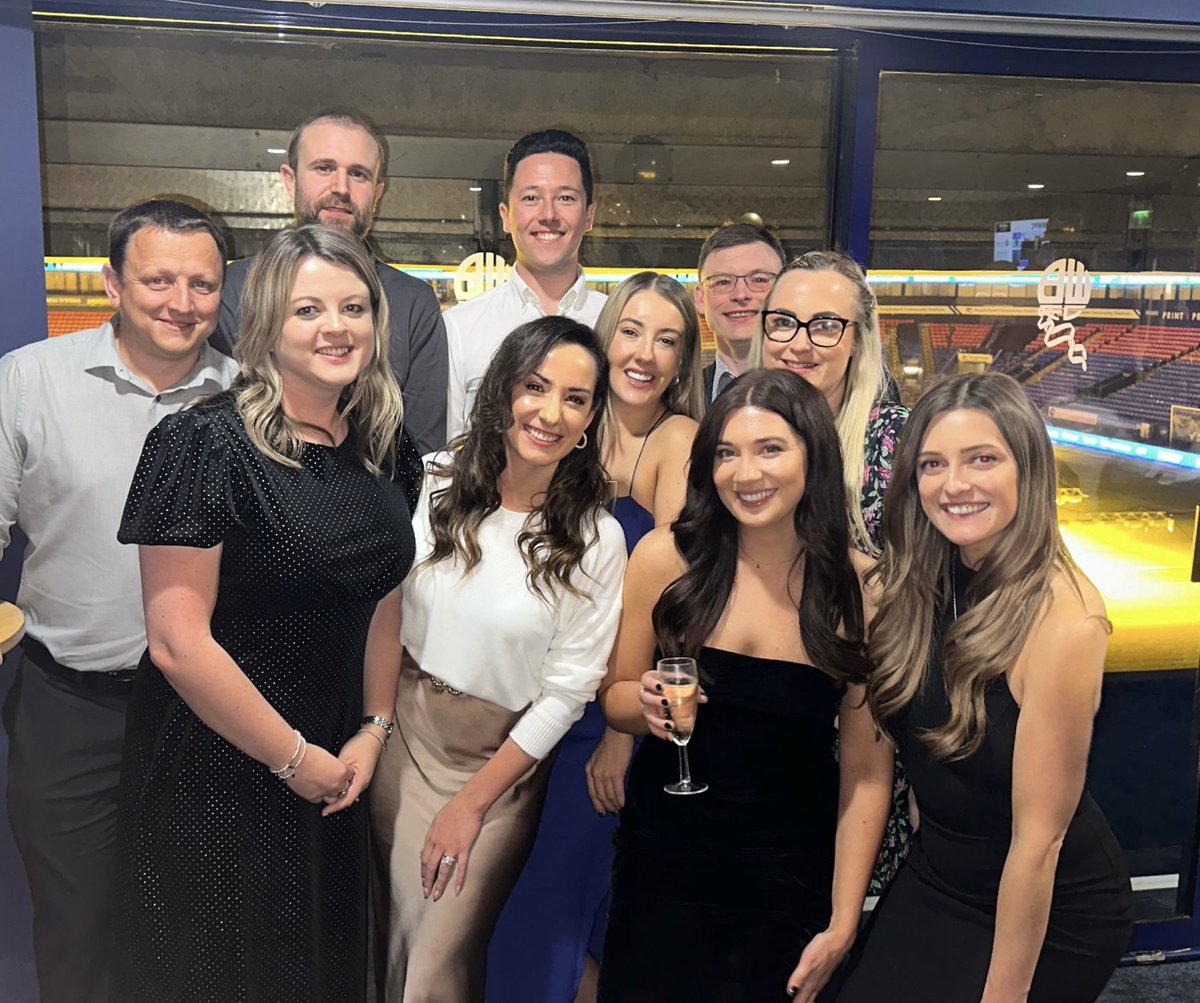 jsllp's tweet image. The JS team yesterday attended the South Lancashire Professionals Lunch hosted by Ian Settle &amp;amp; Joanne Fletcher! As always, it was a fabulous afternoon of networking, comedians &amp;amp; magicians, &amp;amp; fundraising for a great cause.  🌟

#NetworkingForGood #ProfessionalConnection #TeamJS