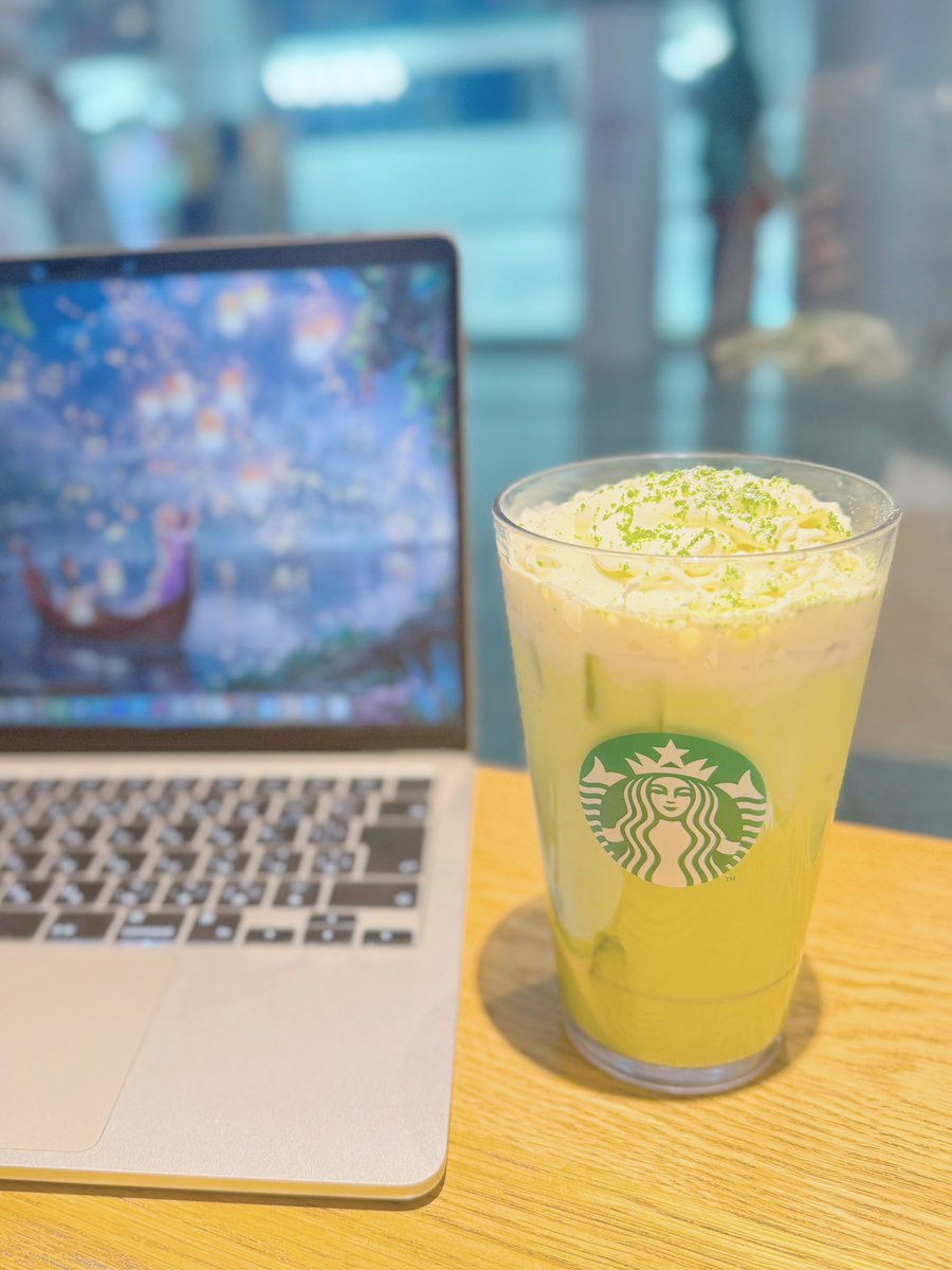 複雑なカスタマイズは不要。

ピスタチオの甘さに溺れたければ、
ぜひメルティホワイト ピスタチオ モカの
『ショット抜き』を試してみて欲しい。

飛ぶぞ。✌️🥹🪽💚