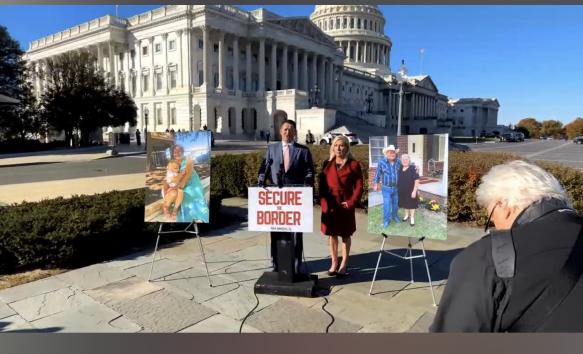 GovIzms's tweet image. Our family killed on 3/13/2023 because our border was and is an open. Ty ⁦@RepTonyGonzales⁩  &amp;amp; ⁦@RepMTG⁩ -#buildthatwall - Smuggler murdered them. Biden and Alejandro Mayorcas aided and abetted. They are complicit. ⁦@texasdemocrats⁩ ⁦@HouseDemocrats⁩⁩