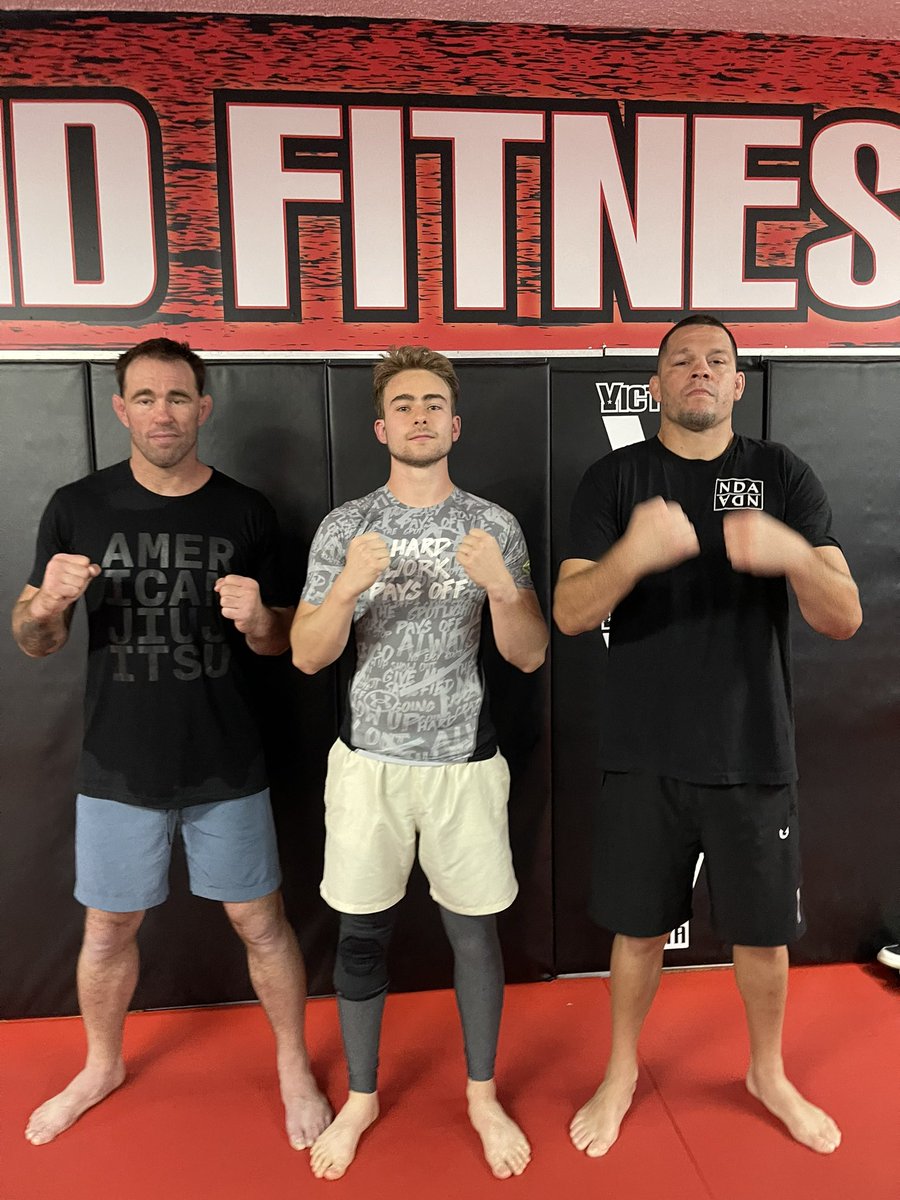 TheTreolo's tweet photo. @mma_orbit Met Nate Diaz and Jake Shields at a jiu jitsu seminar at a local gym. First jiu jitsu class, not a bad way to start https://t.co/TAZEKnARQk