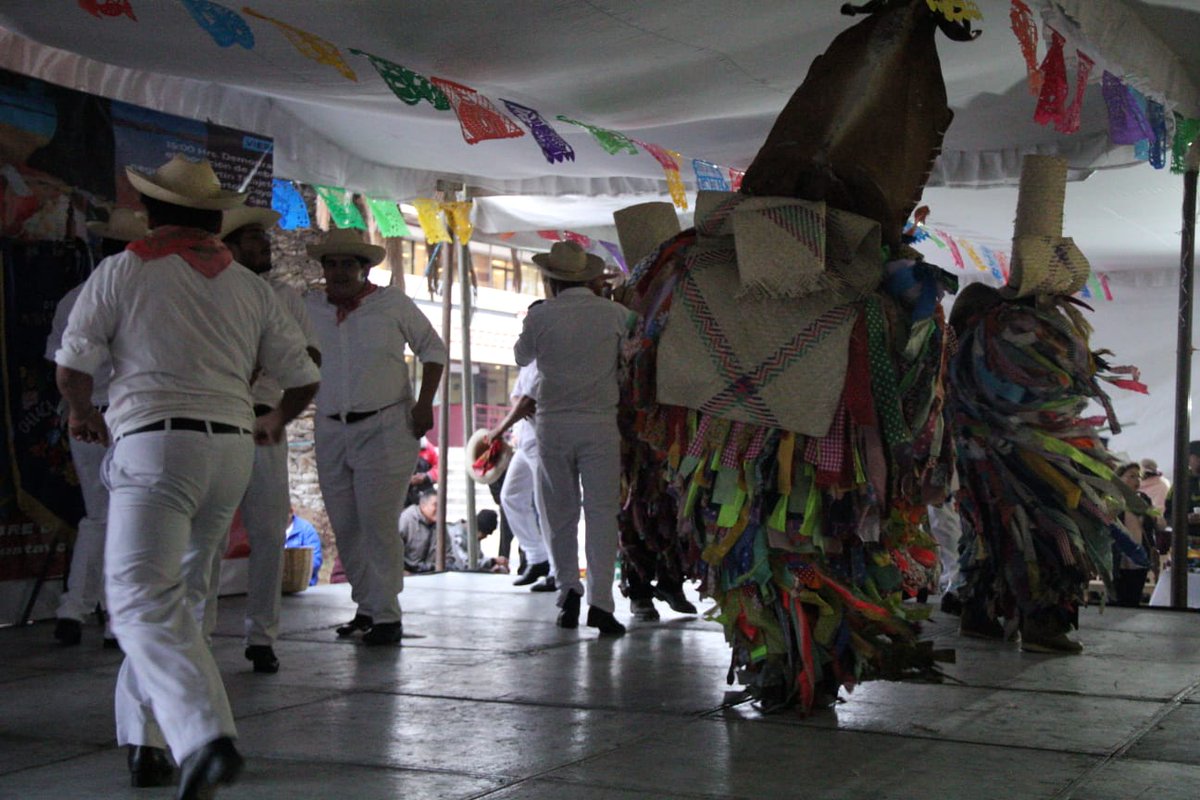 judithbarrios_'s tweet photo. Hoy tuvimos actividades de Danza Folklórica, espacio de artesanías y muy gratos momentos.
Gracias por la participación de todas y todos en este espacio para la cultura mexicana en la Alcaldía GAM.
¡Nos vemos mañana!
#EllaEsJudith #JudithBa #GAM #Oaxaca #Cultura #Guelaguetza https://t.co/0Nid69v39E