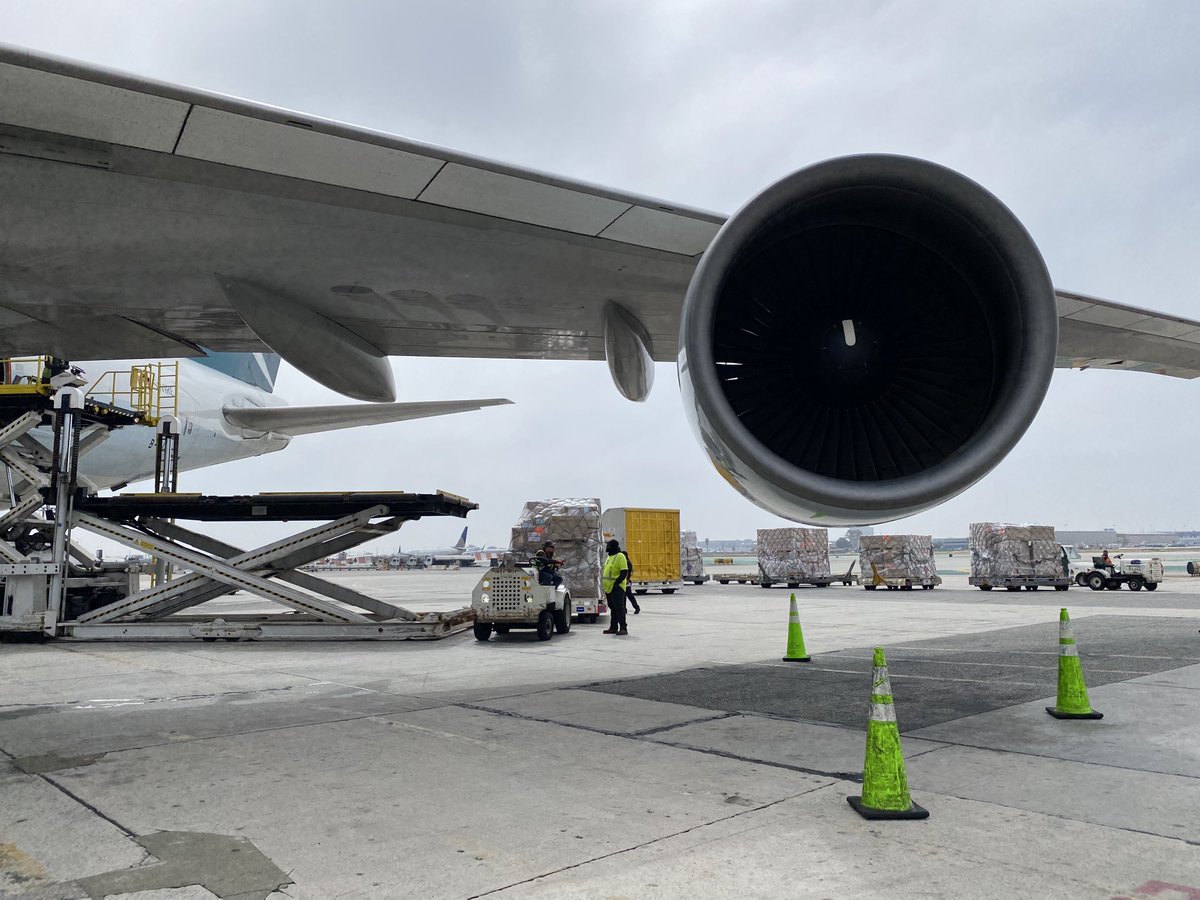 In partnership with @cathaypacific on behalf of @MedGlobalOrg, we've delivered over 1,000kgs of essential medical aid to Rohingya Refugees in #Bangladesh. The supplies will assist 30,000 people in Cox’s Bazar, focusing on pregnant women. Thanks for the lift, Cathay Cargo!