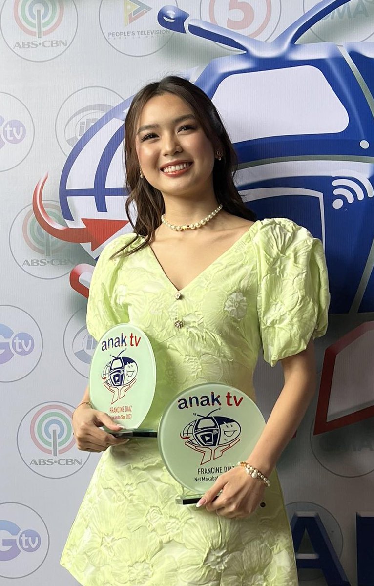 Congratulations, #KyCine! Continue to be a good role model to the youth 🫰🏻💜 We're so proud of you 🫶🏻 @francinecarreld @kyle_echarri #AllTheLoveKYCINE | #AnakTvAwards2023