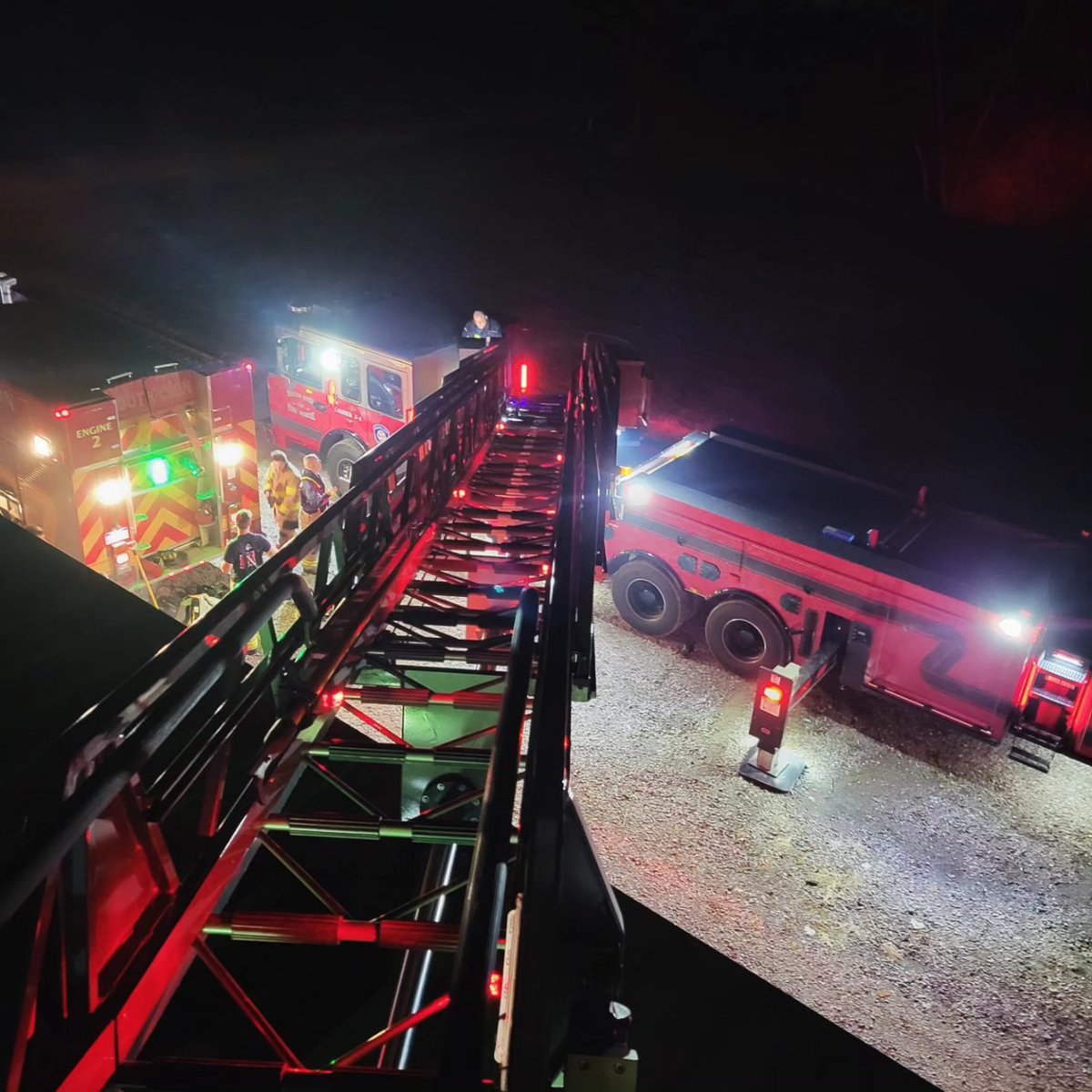 SouthLyonFD's tweet photo. Tonight's #firetraining 🔥🚒👩‍🚒👨‍🚒 https://t.co/i2zLMgGgtV