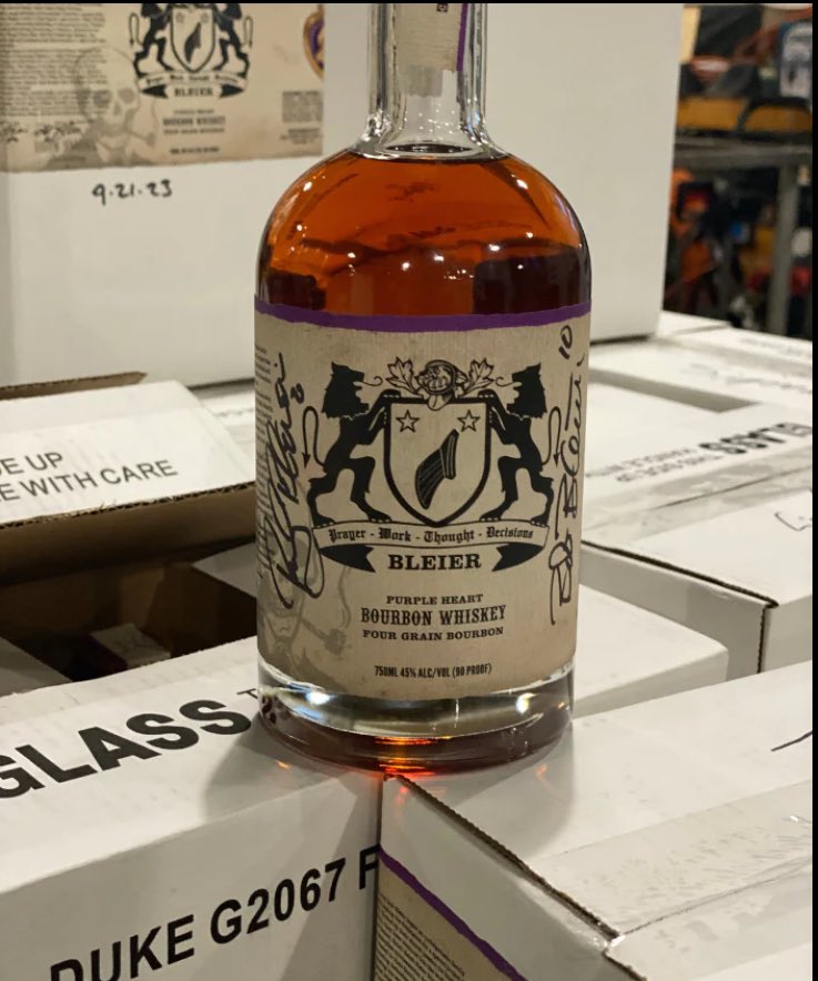 During a game like this, I’m glad I have my bottle of  Bleier’s Purple Heart Bourbon💜🥃 You still have time to order your own bottle. #HereWeGo @Steelers #PurpleHeart #Bourbon #Whisky #TIMEPersonOfTheYear 

buyironsmoke.com/products/purpl…