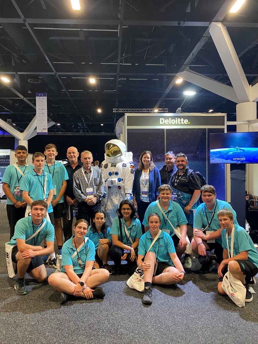 A  group of lucky Year 8 students got to meet astronauts Shannon Walker and Andy Thomas at the Young Space Explorers event in Sydney this week.

Read more and view the gallery at tinyurl.com/3n6zpv5b

#LoveWhereYouLearn #WeAreMurrumbidgee #griffithnsw