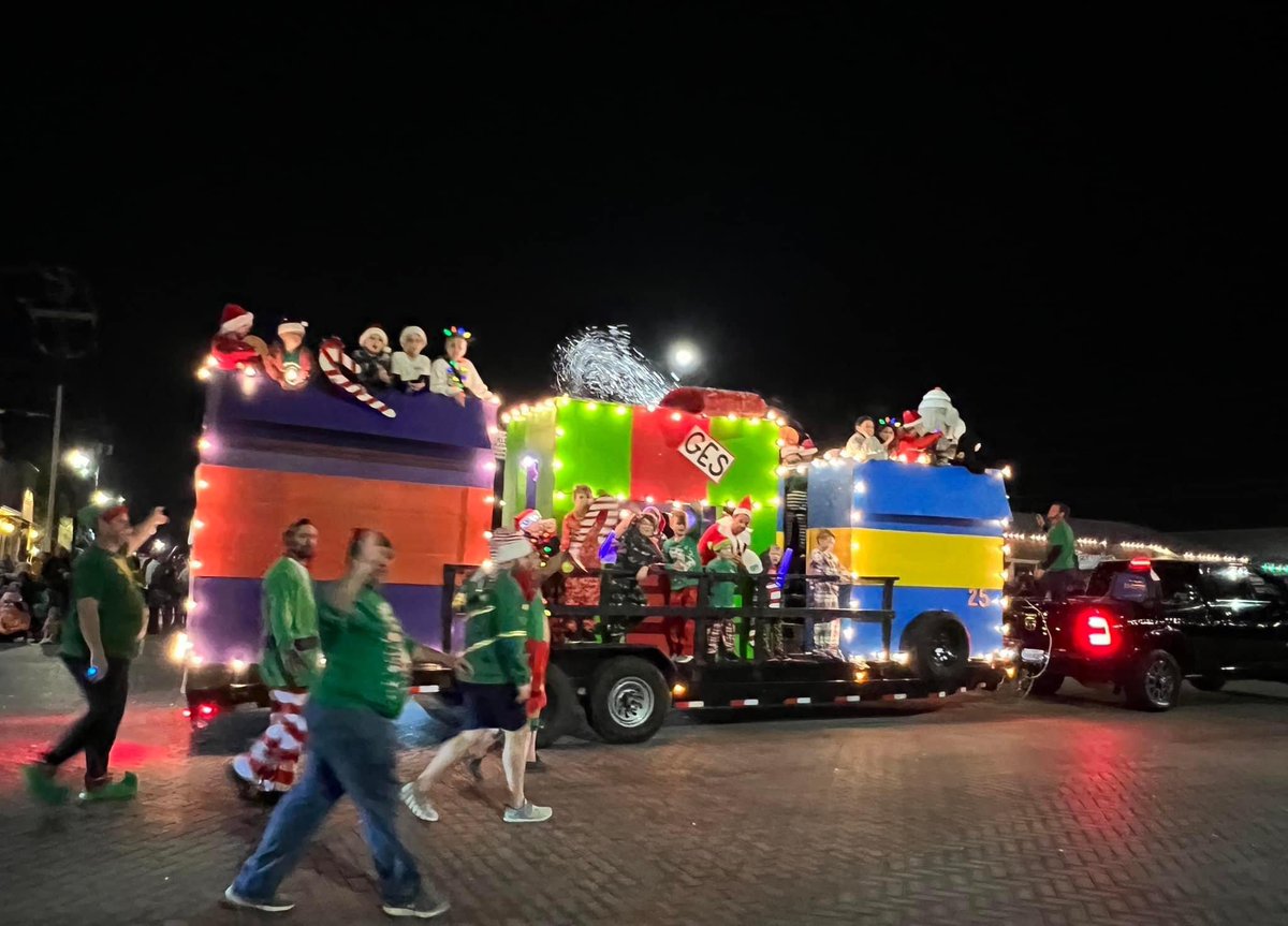 Our @ges_pta Dad’s Club created a festive float full of presents, toys, children and candy for the Parade of Lights! #GESshineon