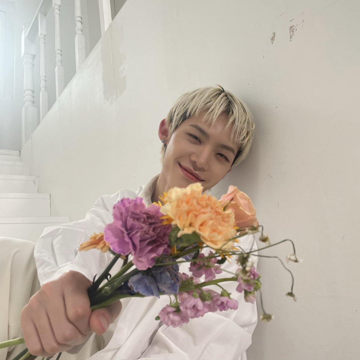 TO1 members tweet media