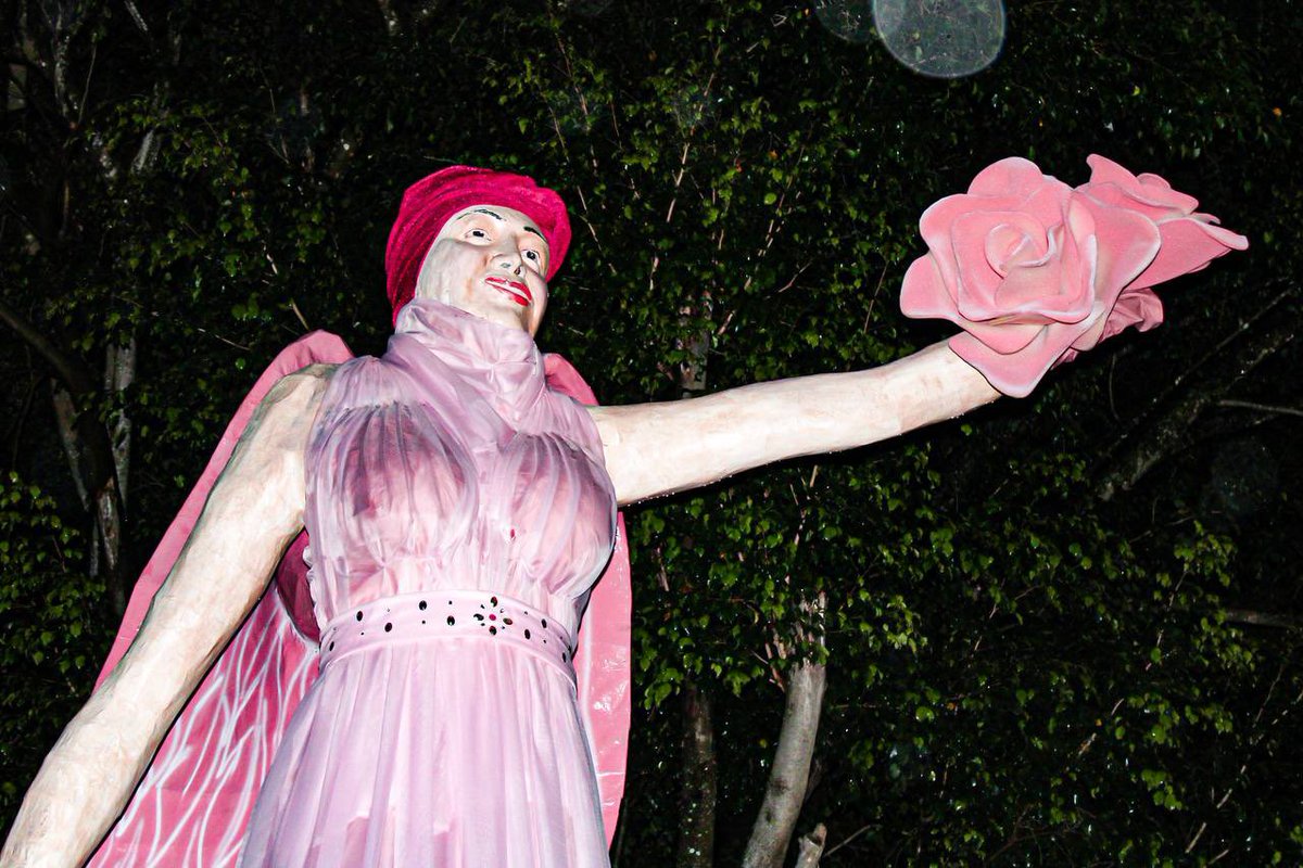 Canal8_hn's tweet image. 🎊 Asimismo, al festival que lleva por temática el mundo fantástico de Tecolandia asistieron cuadros de danza folclórica y grupos artísticos del departamento.

📸 𝐂𝐫𝐞́𝐝𝐢𝐭𝐨𝐬 𝐚 𝐧𝐮𝐞𝐬𝐭𝐫𝐨 𝐩𝐞𝐫𝐢𝐨𝐝𝐢𝐬𝐭𝐚: Jaffet Alvarado.

#Canal8 #C8Noticias #Secapph #Turismo…