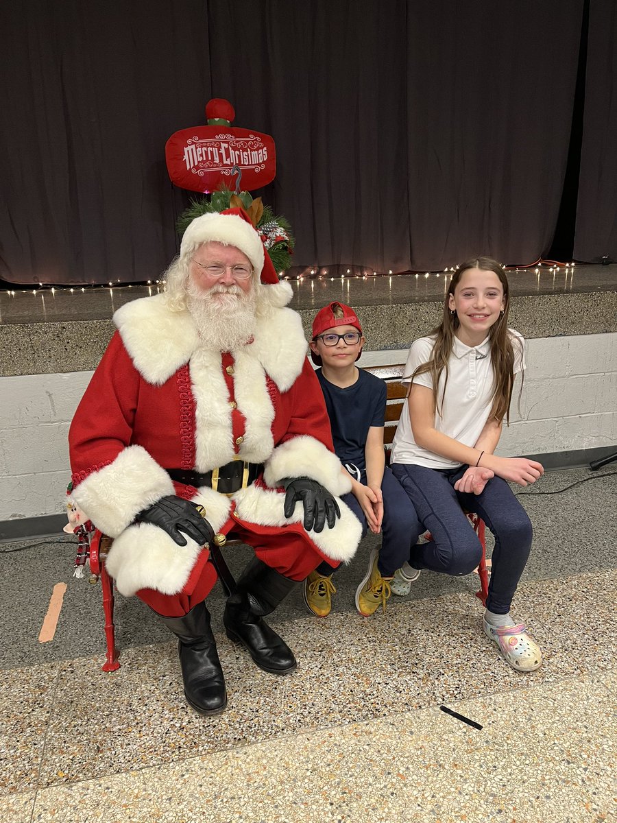 Annual IHMS Gingerbread Night 🎅🏻🍬🍪 <a href="/IHoM_TCDSB/">Immaculate Heart of Mary C.S.</a> <a href="/TCDSB/">Toronto Catholic District School Board</a>