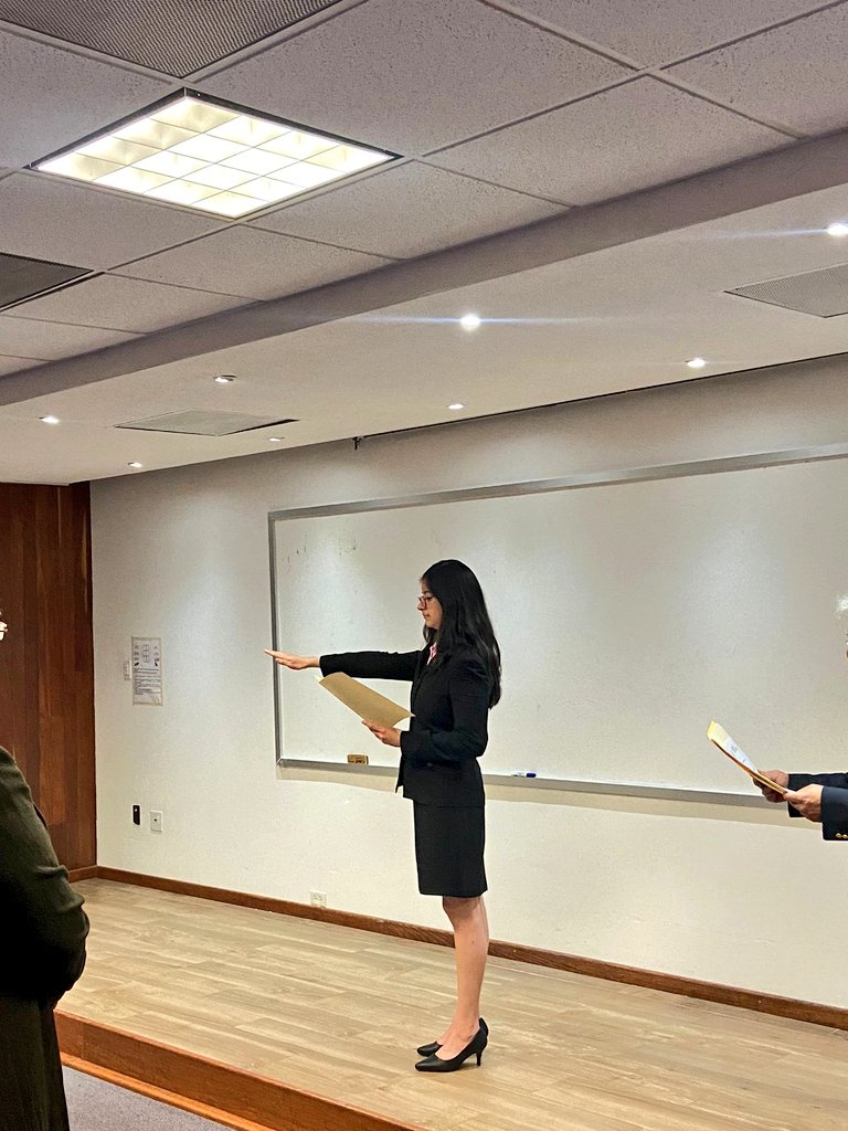 Today, <a href="/EscobeChavez/">Samara Chávez</a> became the newest BSc from our group, with both, a killer presentation and a terrific thesis on D-A-D cocrystals carried out <a href="/iquimicaunam/">Instituto de Química</a> 🇲🇽 She is a-mazing! Felicidades Samara! ! And felicidades to <a href="/jessvamat/">Jessica Itxel</a> for being the most supportive in-house mentor!!