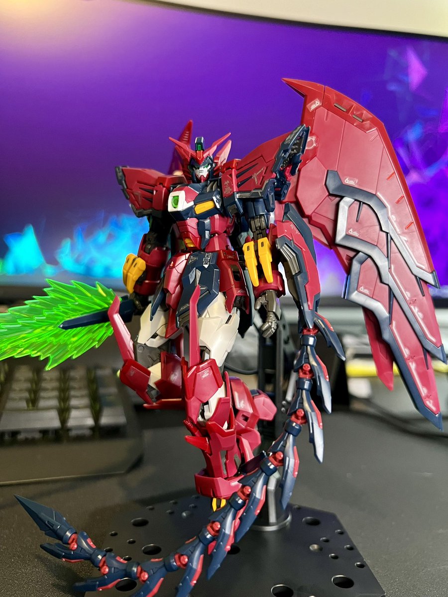 OldManPhy's tweet image. Finally finished building the Real Grade Epyon. There were so many small parts! Great build nonetheless #Gunpla #RealGrade #Epyon