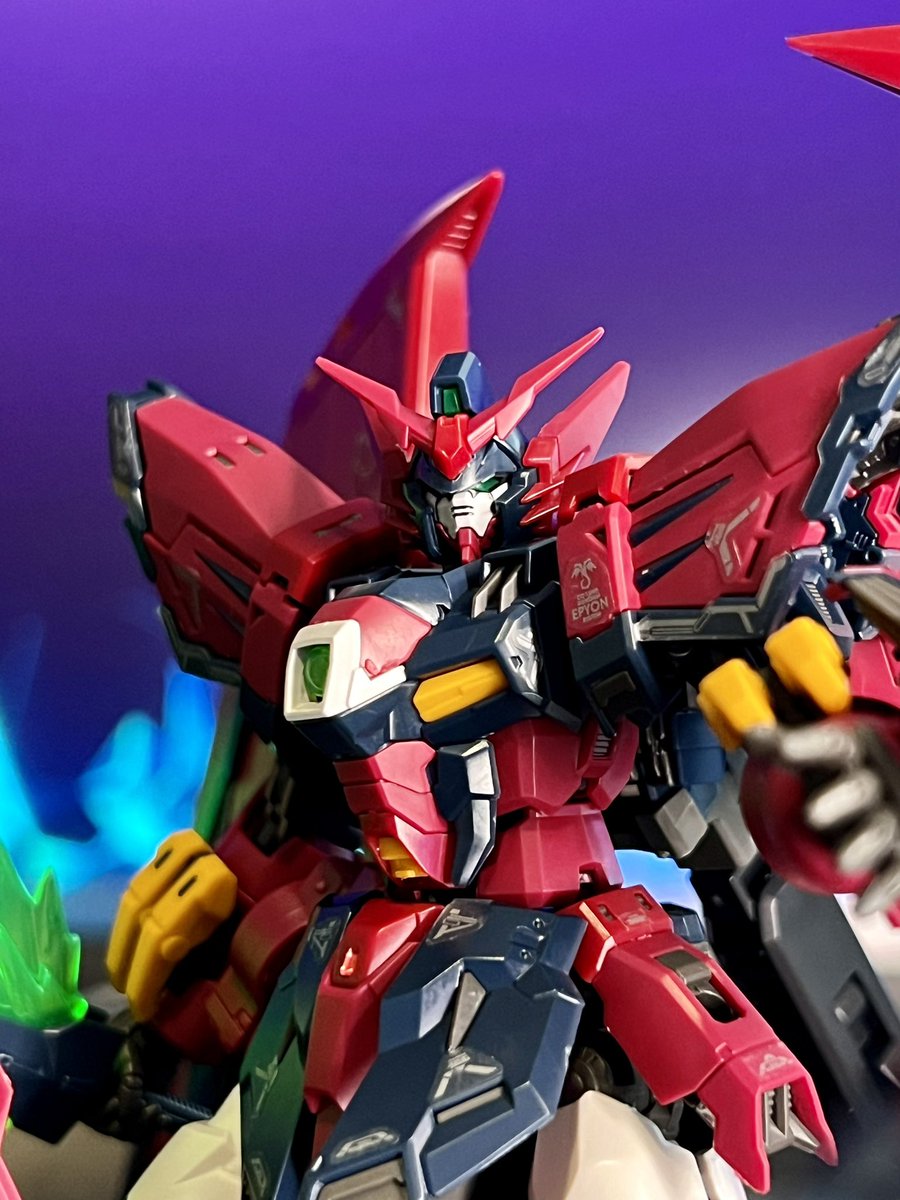 OldManPhy's tweet image. Finally finished building the Real Grade Epyon. There were so many small parts! Great build nonetheless #Gunpla #RealGrade #Epyon
