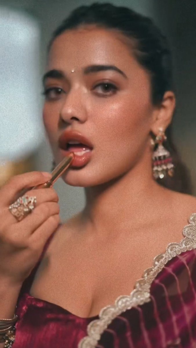 GAzN-7HagAAx97d?format=jpg&name=medium