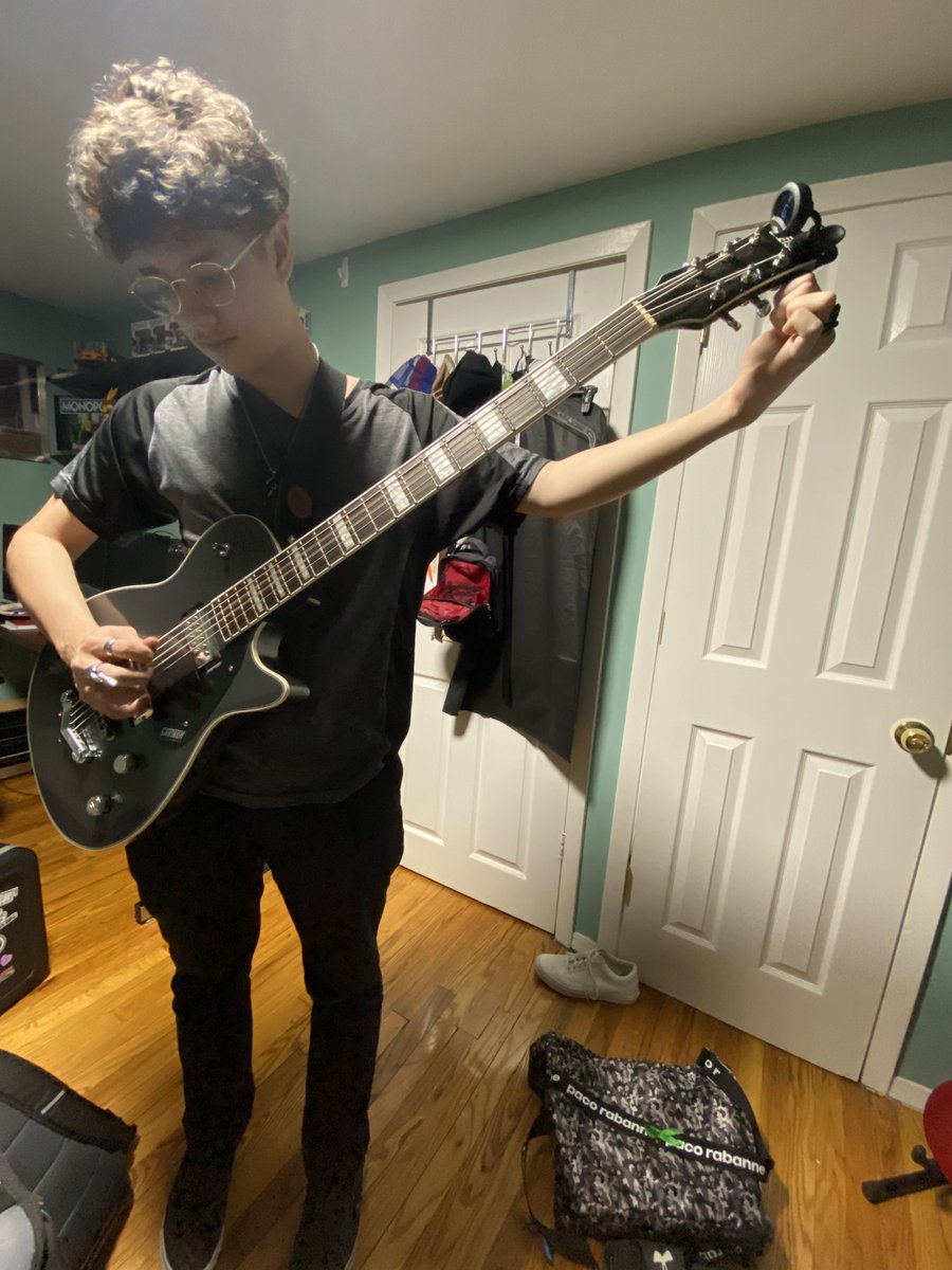 📷 

and the ep is out everywhere, thank u all sm for the support i really appreciate u all. merch is out on my website for a limited time, thank u to everyone that helped with this <3