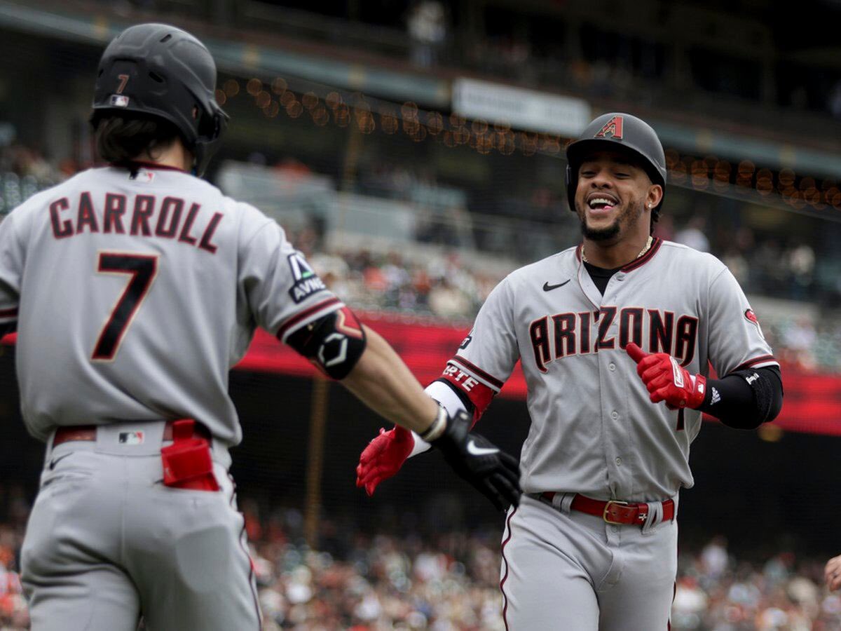AZWbacks's tweet photo. @MLBMetrics These two would like to have a word https://t.co/FqsuK0Og0o