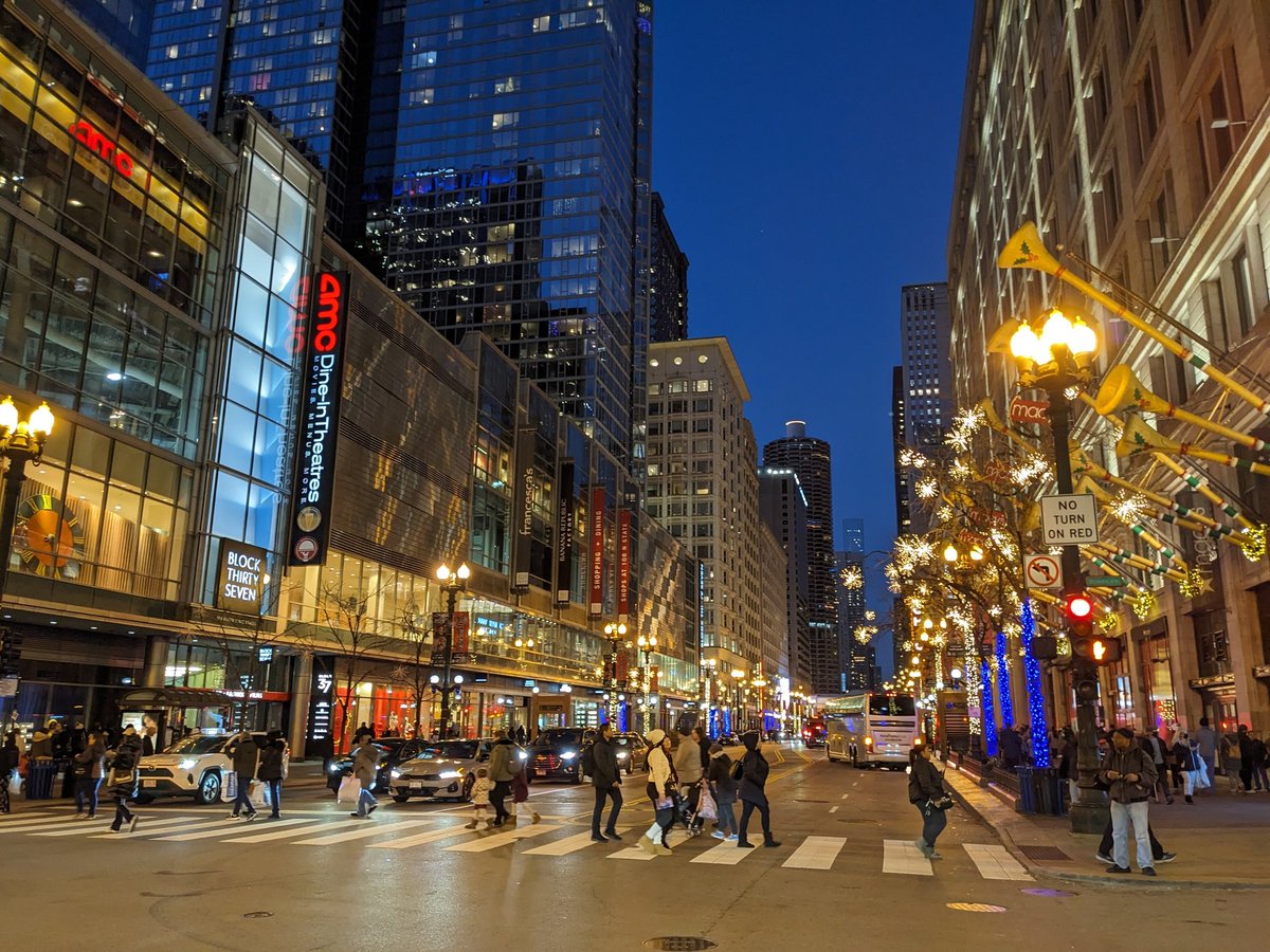 Very engaging cross-community meetup and sharing knowledge #Digma #opentelemetry #observability #AWS #karpenter. Thanks Roni and Jeremy, and Josh from #CNCF-Chicago for co-hosting with @cjug, as well as 8th Light for sponsoring!