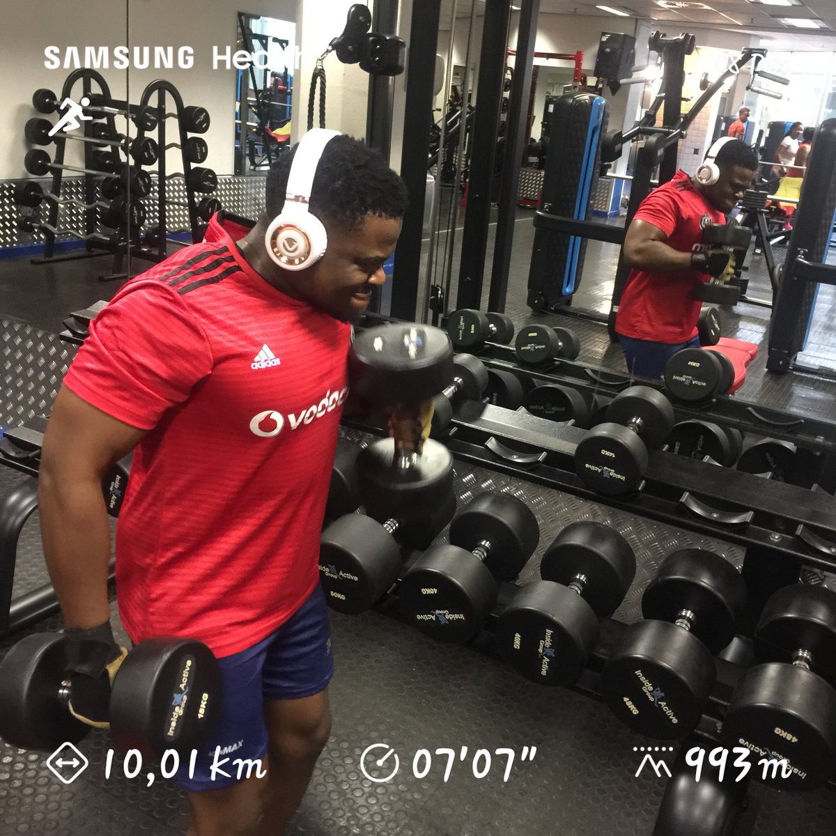 King_Thusko's tweet photo. TGIF..
#MentalHealthMatters
#IPaintedMyRun
#RunningWithTumiSole
#FetchYourBody2023
#TrapnLos
#TwinTowersChallenge
#CancerAwereness https://t.co/p4HEIw4F4Z