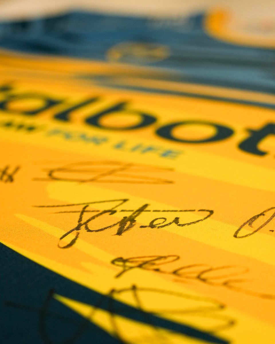 WarwickshireCCC's tweet image. 𝗕𝗲𝗮𝗿𝘀 𝗚𝗶𝘃𝗲𝗮𝘄𝗮𝘆 ✍️

Want to win a signed Bears shirt? 

Just like and RT and we&apos;ll pick a winner on Monday. 🔥

🐻#YouBears