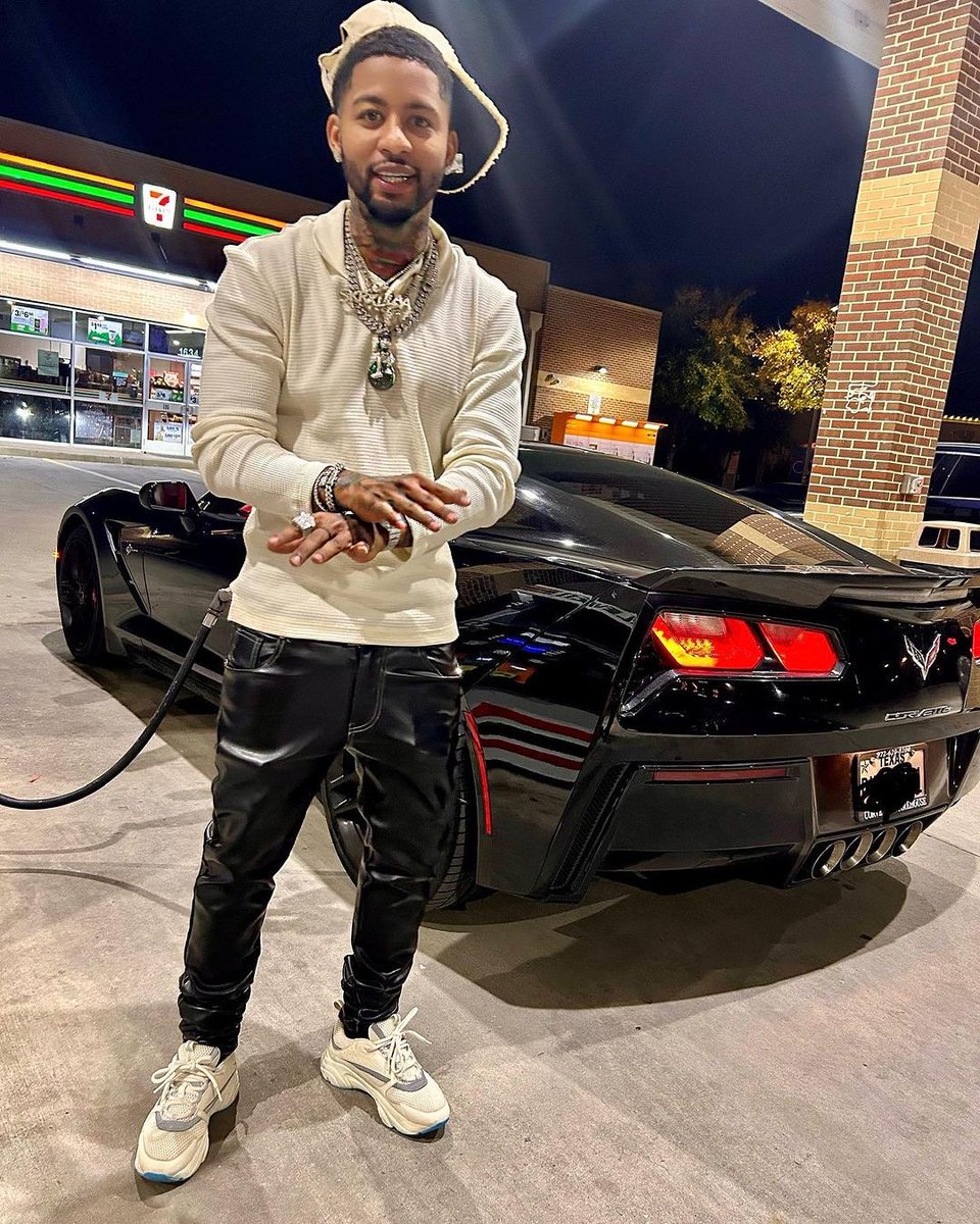 Offdawok_'s tweet photo. Da biggest 🥶 https://t.co/UrWBoCrhWj