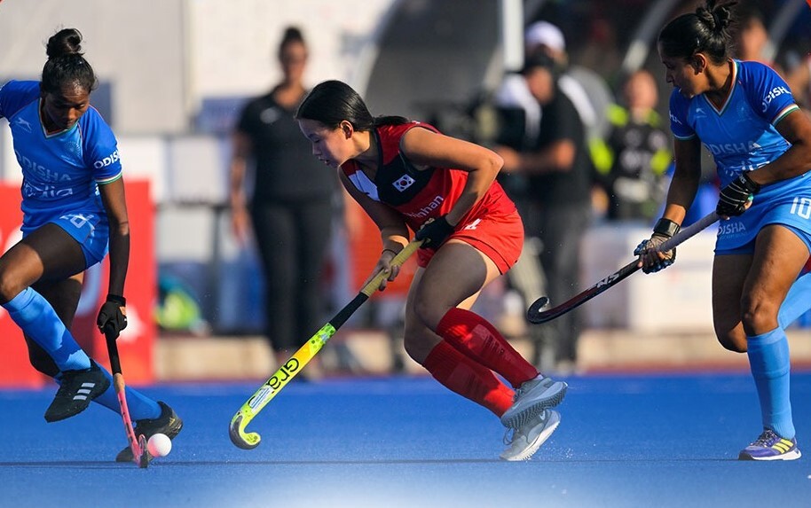 India gets the better of South Korea in the 9-12th PLAYOFF 🏑 The Indian Junior Women's Hockey Team defeated South Korea 3-1 in the 9-12th place playoff match at the Junior Women's World Cup with Annu, Mumtaz & Ropni on the scoresheet. They will next play the 9-10th playoff…