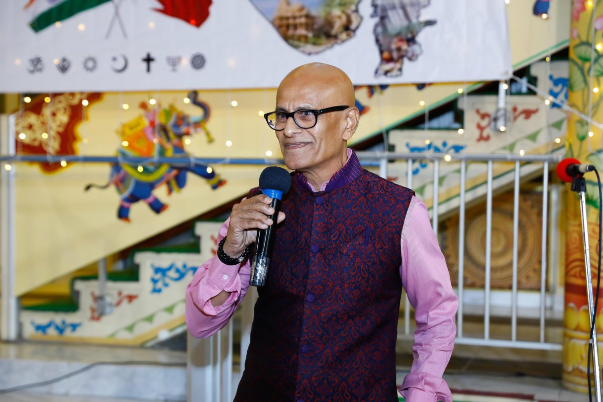 IndiaInBahrain's tweet photo. #GarbaGoesGlobal 

As ‘Garba of Gujarat’ is included in @UNESCO's Representative List of Intangible Cultural Heritage of Humanity, the Indian community in Bahrain celebrates the declaration by performing #Garba at the iconic 200 years old Shrinathji temple to mark this milestone. https://t.co/gFSraZzHzK