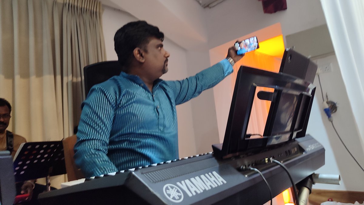 Wageash's tweet photo. NS Wageshan

#veenacover #nswageshan #wageshan #event #Kalaiyarangam #Bambalapitiya #talents #colombo #veenamusicevent #music #veenamusic #VeenaMelodies #VeenaArtist #DivineVeenaTunes   #IndianInstrumentalMusician #VeenaVirtuoso #veenafusion #veenaman #veenamusician #v6band https://t.co/caXHrAx92C