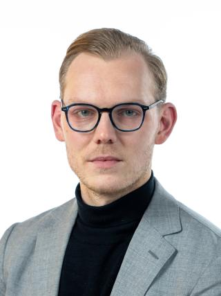 CrazyDutchPol's tweet photo. In a now deleted tweet, MP Reinder Blaauw (PVV) states: "a n***** with down (syndrome) is a brownie" (2013) https://t.co/5mcbZo284i