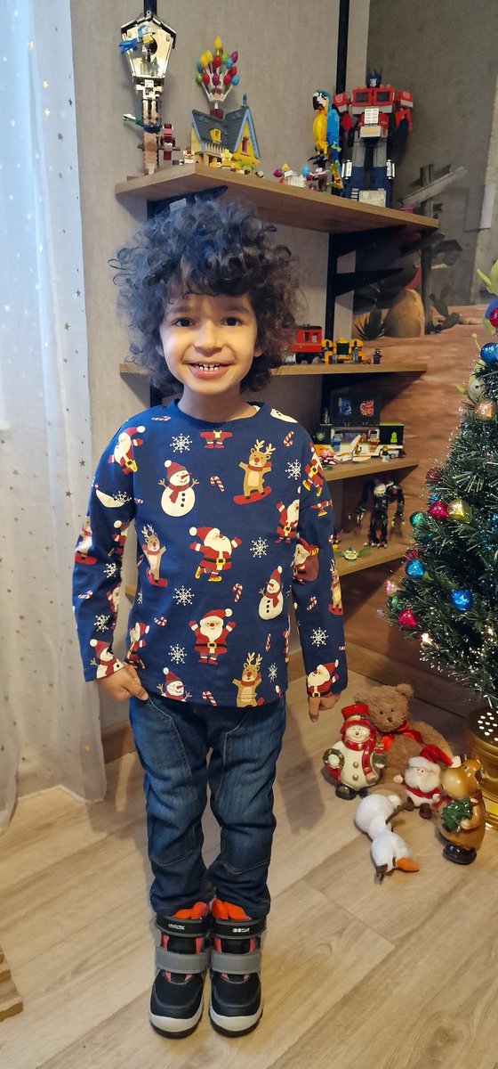 crazily4U's tweet image. Day8. Mood of the day 🤣🤣😉 #teamclayne 🎅🧑‍🎄🤶🎄☃️❄️
#AdventCalendar
#day8
#Christmas 
#fanfamily