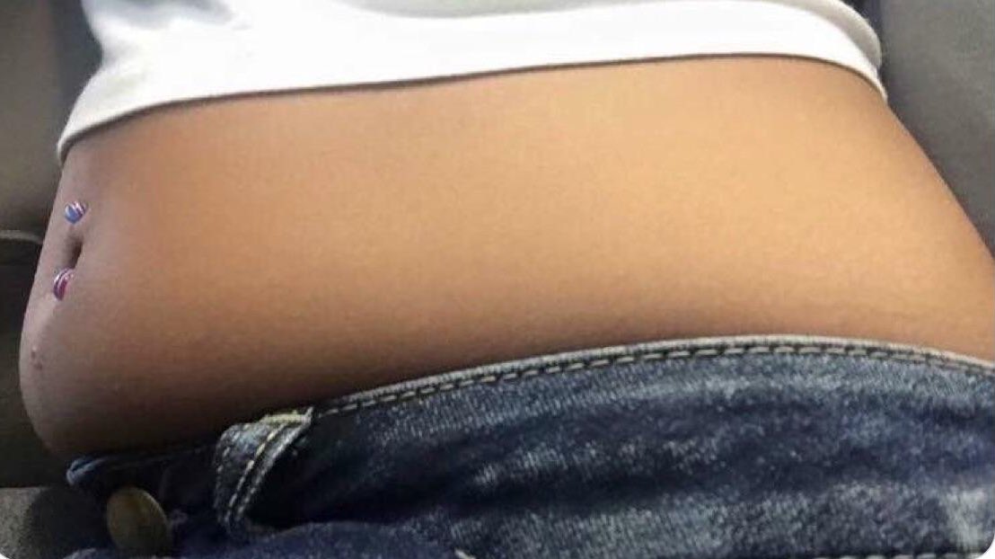 cravedcuddle's tweet photo. when she thick and got the cute lil belly >>> 💕 https://t.co/w27TbLlUed