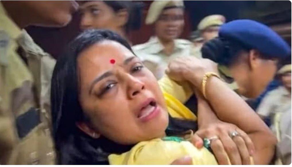 Report of Ethics committee recommending expulsion of TMC MP Mahua Moitra tabled in the house. Most likely to be passed through  voice votes.
MM to be booted out 
#CashForQueryScam