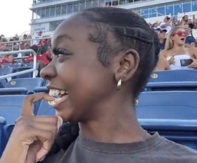 SirBoulevard's tweet image. Needle reminds me of Drake’s “One Chance” And “Hold On We Going Home”