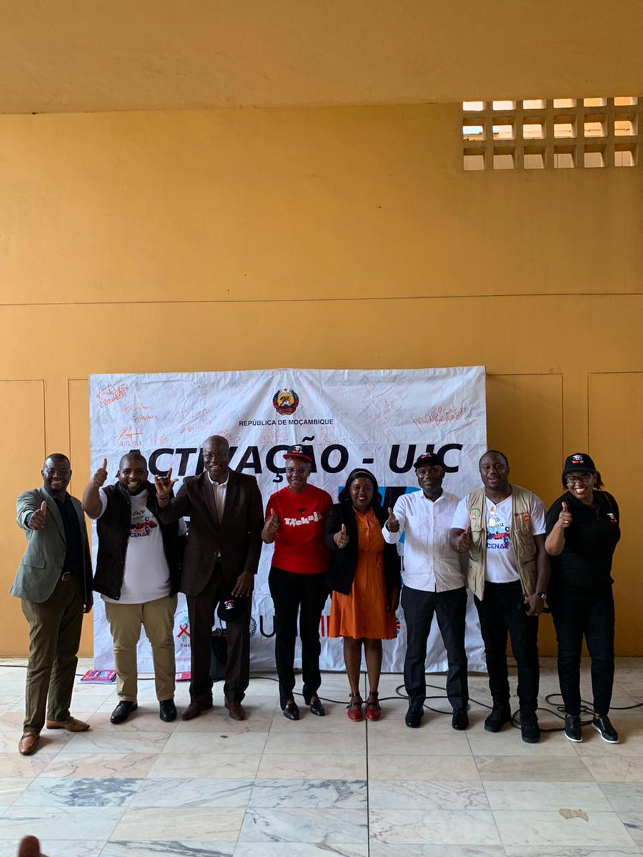 UNAIDS_Moz's tweet photo. Joint activation of TxekaJa &amp; A “Nossa Cena” at the University Joaquim Chissano, fast tracking 🇲🇿's efforts to decrease new #HIV infections. 
This incl. dialogues w/ peer educators on condom use, stigma &amp; discrimination, health &amp; wellbeing. Empowered young ppl is key to #endAIDS! https://t.co/BEVSQ82VV1