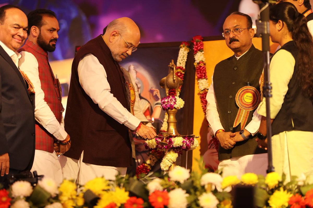 yagywalkya's tweet photo. अभाविप के 69वें राष्ट्रीय अधिवेशन (अमृत महोत्सवीं वर्ष) का विधिवत शुभारंभ मा. केंद्रीय गृह मंत्री श्री @AmitShah, राष्ट्रीय अध्यक्ष प्रो. @DrRajSharan अन्य गणमान्यों द्वारा दीप प्रज्ज्वलि�� कर किया गया।

#69thABVPConf #ABVP #ABVP75

@ABVPVoice https://t.co/sFfKs0fZdX