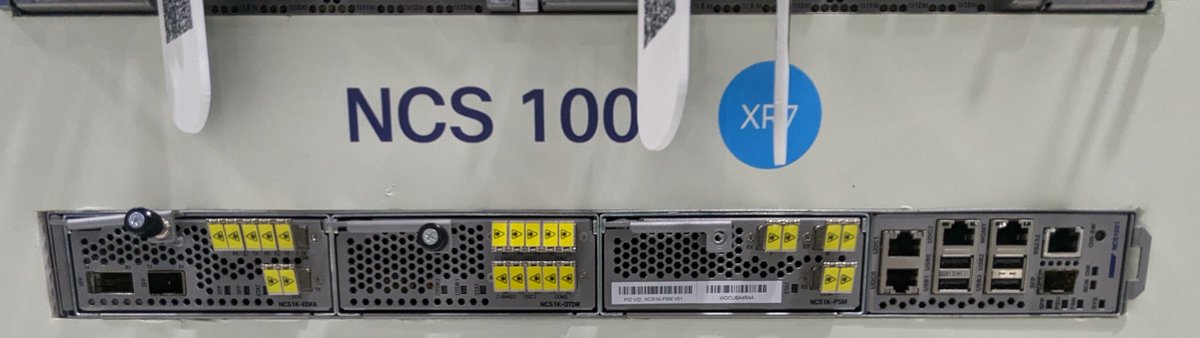 One last before the weekend: optical gear.
NCS 1001 with:
EDFA for amplification 🎚️
OTDR for measurements 📏
PSM for optical protection ⛑️
It also runs @CiscoIOSXR
/EOF #CiscoLiveAPJC