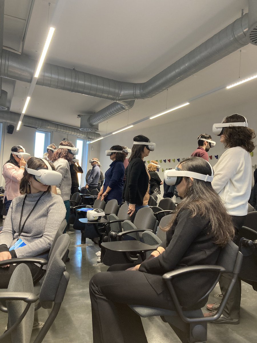 Faber_MDPhD's tweet photo. Are you ready for the future?? It is happening now! See our 4D experience with virtual reality! #ImmersiveLAB #lungcancer 👇🏻
@OncoAlert @lullirighi @RocheItalia https://t.co/3nj0qj2LES
