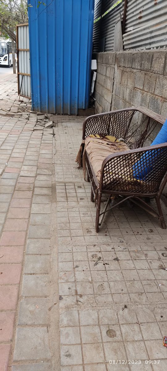 kdevforum's tweet photo. Our MLA Hon @MALimbavali &amp; Sh. @DKShivakumar  have ignored the #ITCorridor badly.Result is no #SarjapurRoad widening, #Kasavanahalli road improvement pending for 30months and the 20% stretch new footpath laid is all broken, cables lying allover and on bescom poles. It's a mess! https://t.co/vsRgbMOdlD