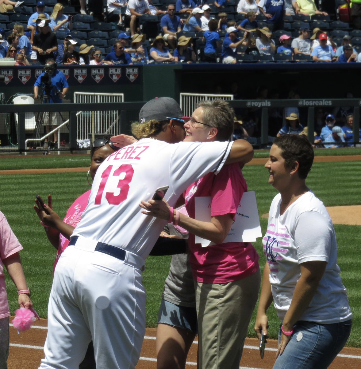 @Royals I know you can’t see the smile on @SalvadorPerez15 but you sure can on mine!