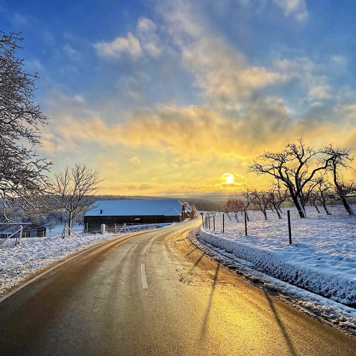 #wintersunrise #nature #streetphotography