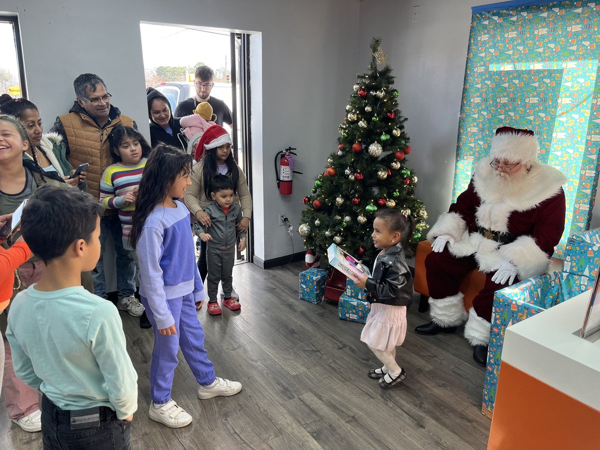 Don’t miss Santa this #Boostmas. He has been spotted at #Boost Mobile at 1429 E Franklin in Gastonia, NC. Some elves told me he’d be visiting his workshop tomorrow and gibing out gifts between 12-2 PM at 5009 Beatties Ford, Rd in Charlotte.