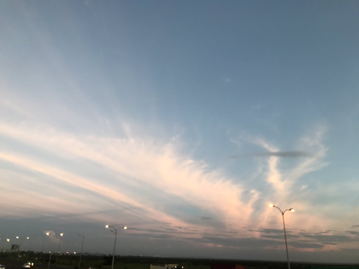 Lepariyo's tweet photo. SHAPING The Future: #WinterSolstice2023 18:21 22 Friday December 2023 Kenya. #SunJets #SunFlares 

1). The relative position of the #Sun
2).  #Earth tilts 
3). The vantage location of the observation both in the Northern Hemisphere-Southern Hemisphere
4). TIME

Credit: @Lepariyo https://t.co/cfoM8m3VYM
