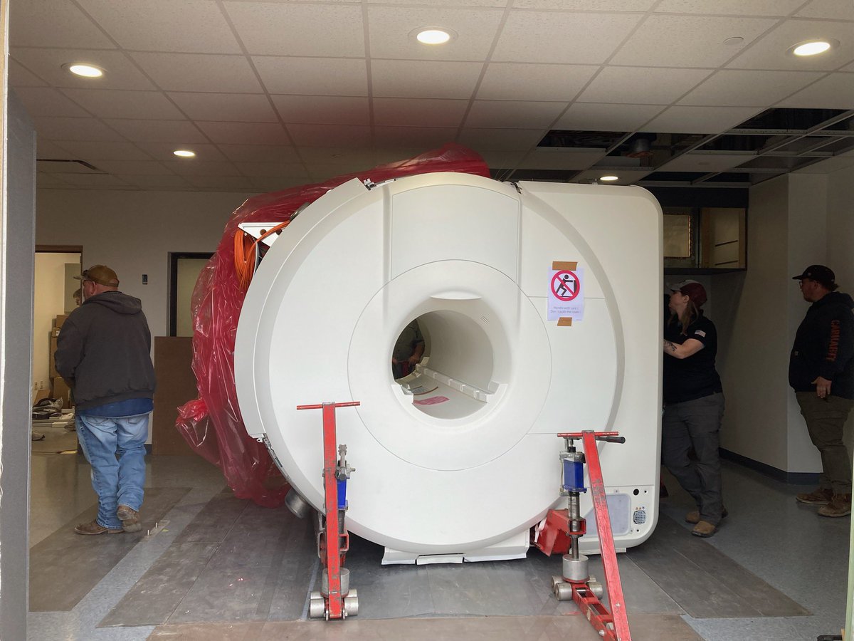 What a wonderful week it has been to start off the holidays and round up the year!! 
Last week our new PRISMA was delivered on schedule, adding to our heft for the many imaging studies we are doing: markVCID, DIVERSE-VCID, DISCOVERY, CADASIL, CLARiTi, ADNI4