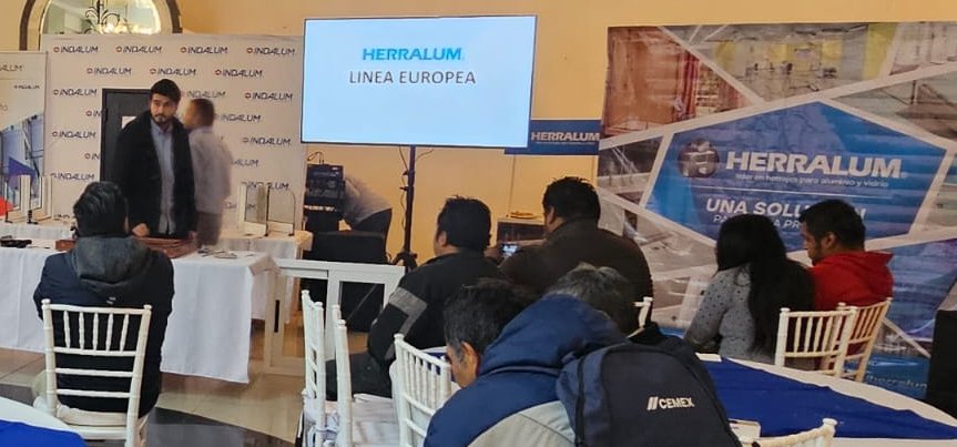herralum's tweet photo. Cerrando con mucho trabajo el año, gracias a nuestro Distribuidor ALUPRATIC por organizar y dar capacitación técnica a sus clientes sobre las soluciones HERRALUM https://t.co/3vt9kPZzWT
