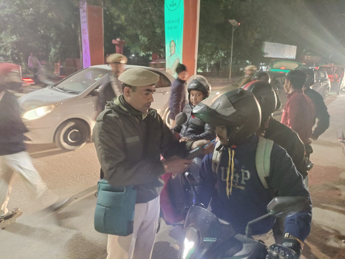 dibrugarhpolice's tweet photo. Evenings in Dibrugarh be like...
#DriveSoberDriveSafe
@assampolice @DGPAssamPolice https://t.co/tt7h94Ld9V