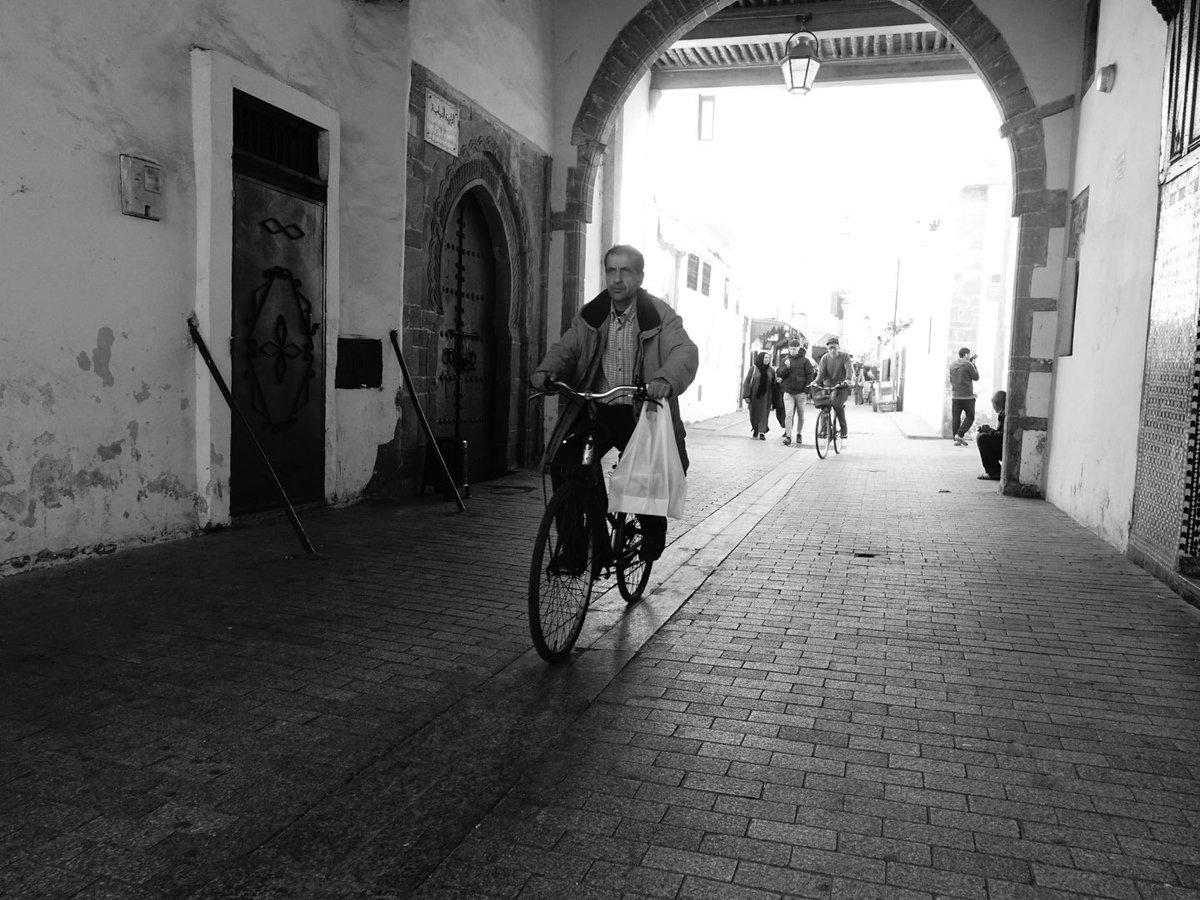 Clair obscure. 

Rabat, Morocco 2023. 

#streetphotography #morocco #maroc #photographiederue #shotoniphone #iphonography #فوتوغرافيا_الشارع #المغرب #rabat #ShadesOfMedina